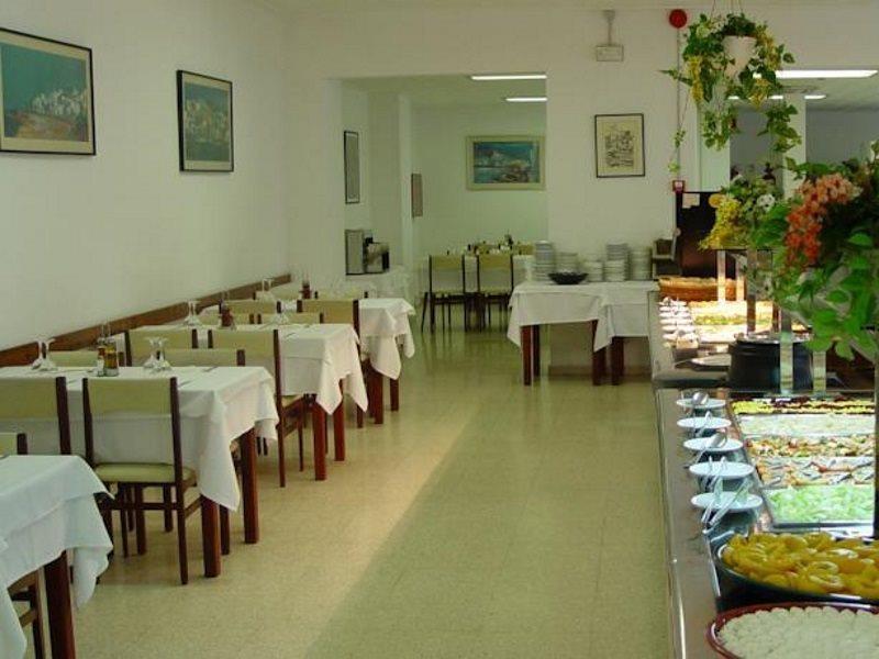 Hotel Checkin Montpalau 皮内达德马尔 外观 照片