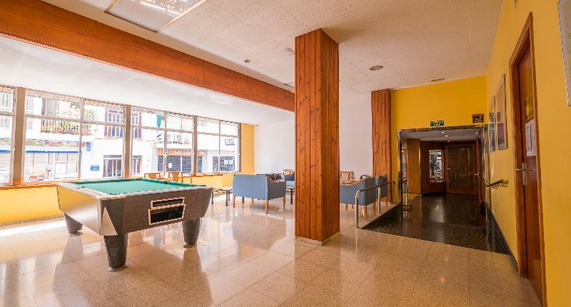 Hotel Checkin Montpalau 皮内达德马尔 外观 照片